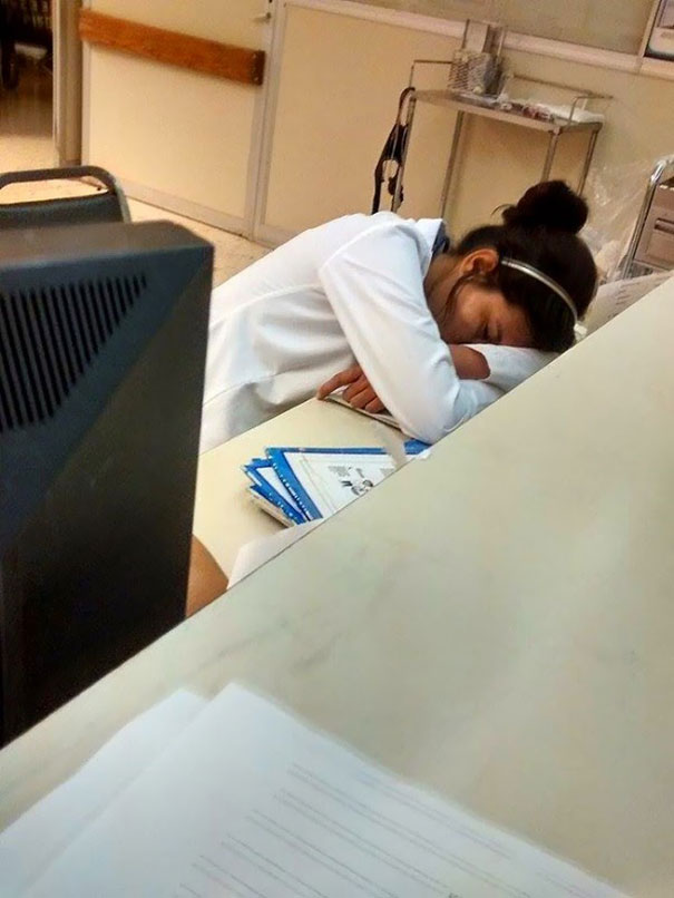 medicos-durmiendo-exceso-trabajo-yo-tambien-mi-dormi (17)