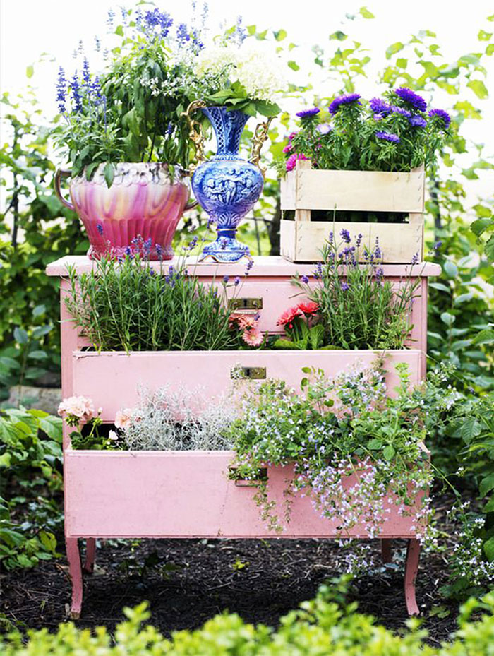 muebles-viejos-reciclados-jardin (1)