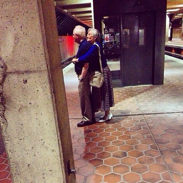 parejas-ancianas-divirtiendose (15)