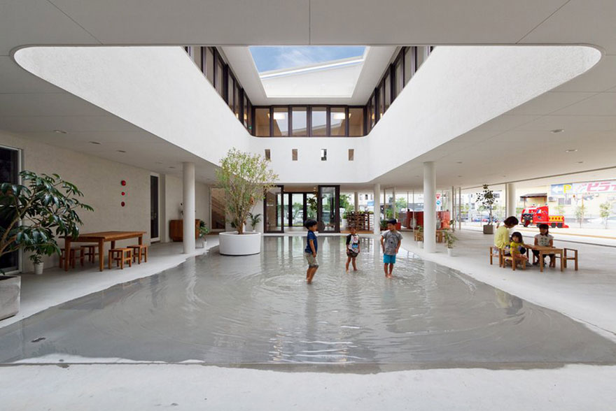 colegio-preescolar-japon-charco-lluvia-jugar-dai-ichi-yochien (2)
