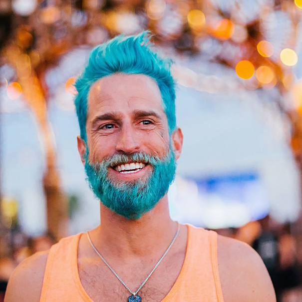 moda-hombres-tinte-pelo-barba-sirenos (5)