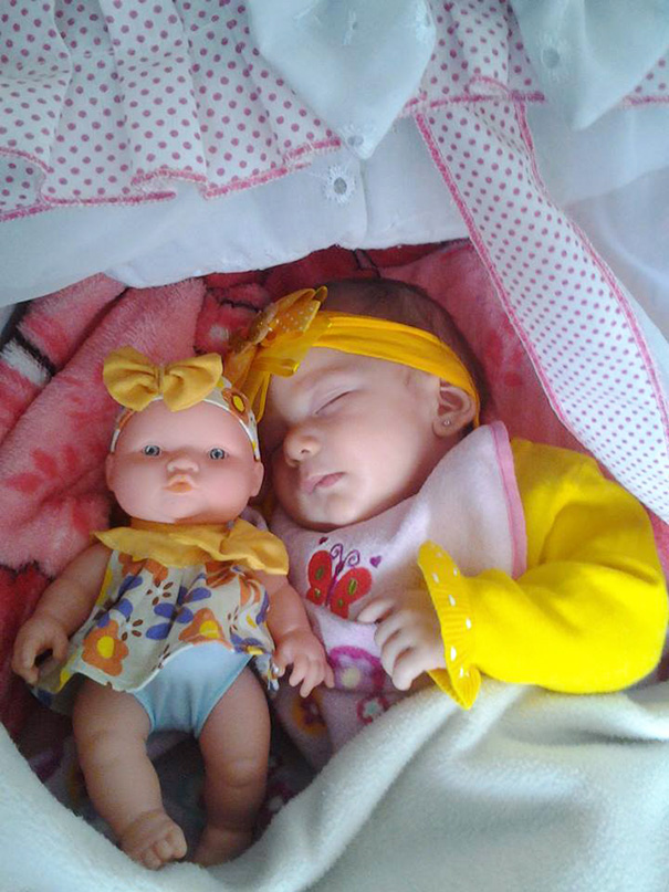 parecidos-razonables-bebes-munecos (10)