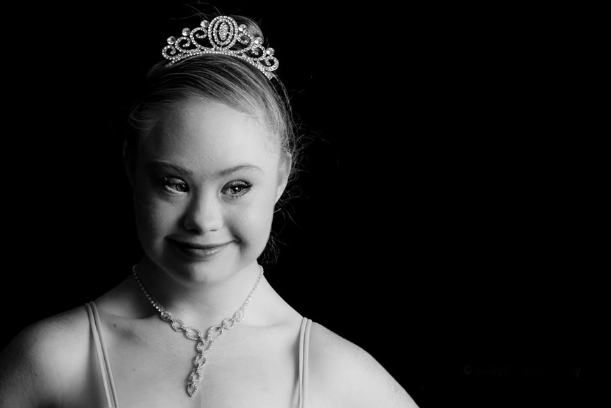 contrato-modelo-sindrome-down-madeline-stuart (9)