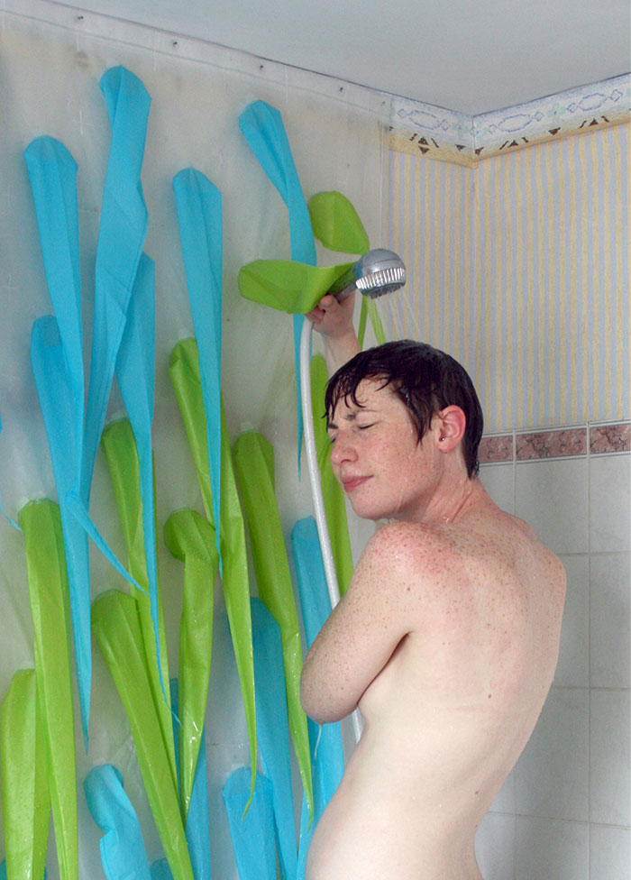 cortina-ducha-espinas-ahorrar-agua-elisabeth-buecher (2)