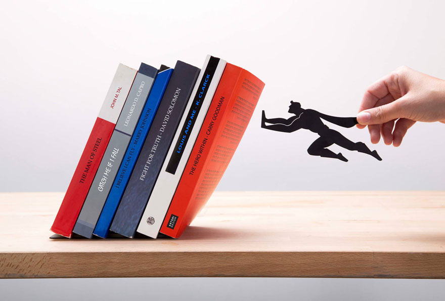 diseno-sujetalibros-superheroes-artori-design (2)