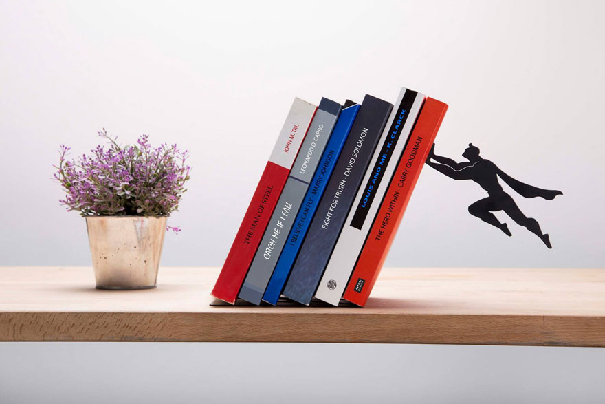 diseno-sujetalibros-superheroes-artori-design (5)