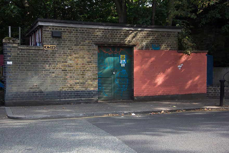 experimento-grafitti-pared-roja-limpieza-mobstr-londres (35)