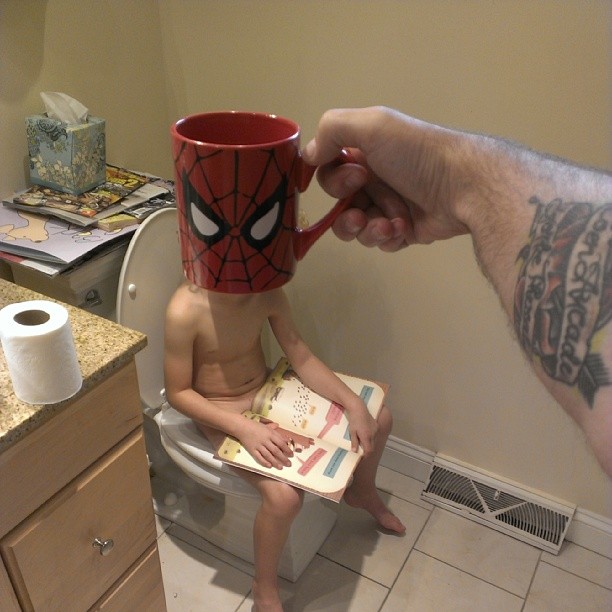 hijos-superheroes-tazas-desayuno-lance-curran (15)
