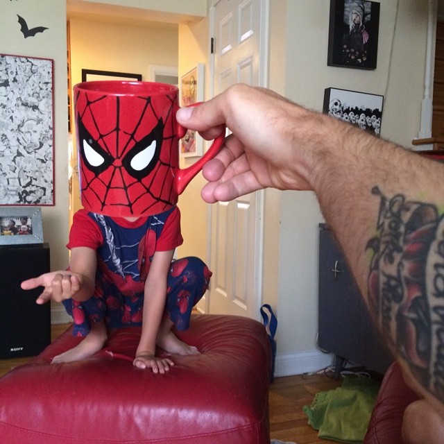 hijos-superheroes-tazas-desayuno-lance-curran (6)
