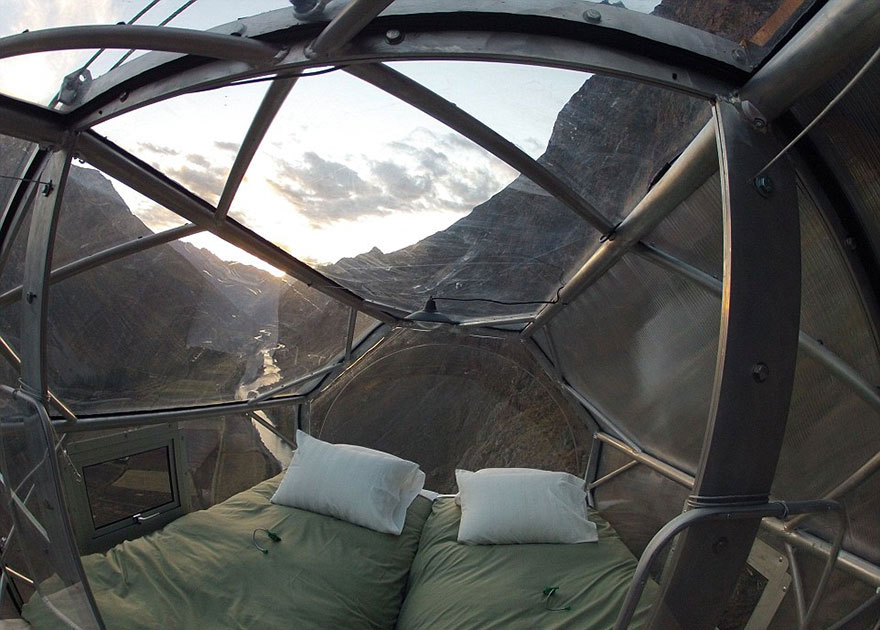 skylodge-capsulas-transparentes-suspendidas-naturavive-peru (1)