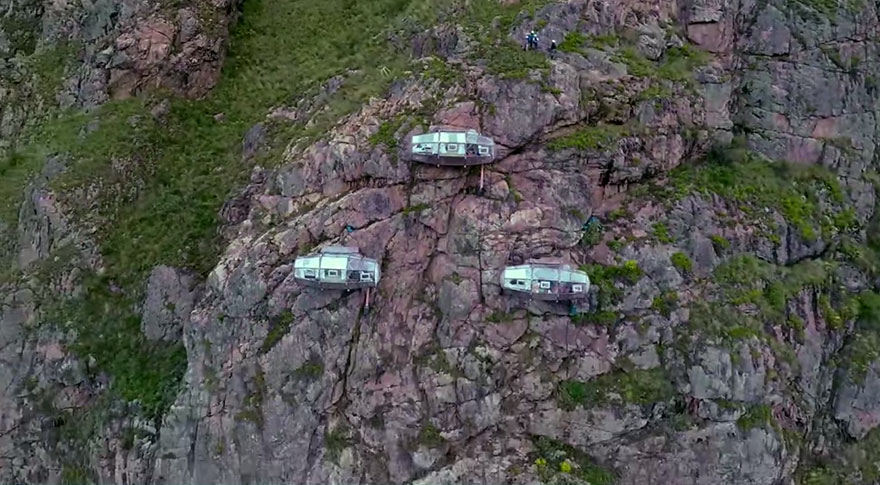 skylodge-capsulas-transparentes-suspendidas-naturavive-peru (8)