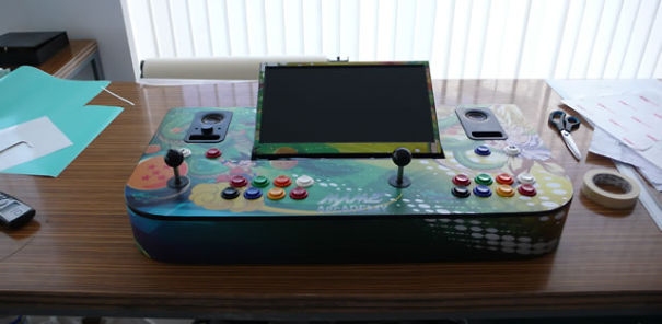 Cómo Decorar Una Consola De Videojuegos Con Vinilo Adhesivo