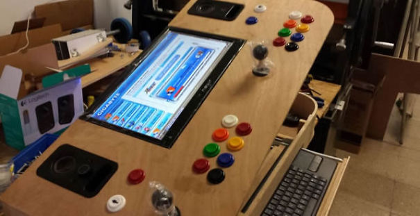 Cómo Decorar Una Consola De Videojuegos Con Vinilo Adhesivo