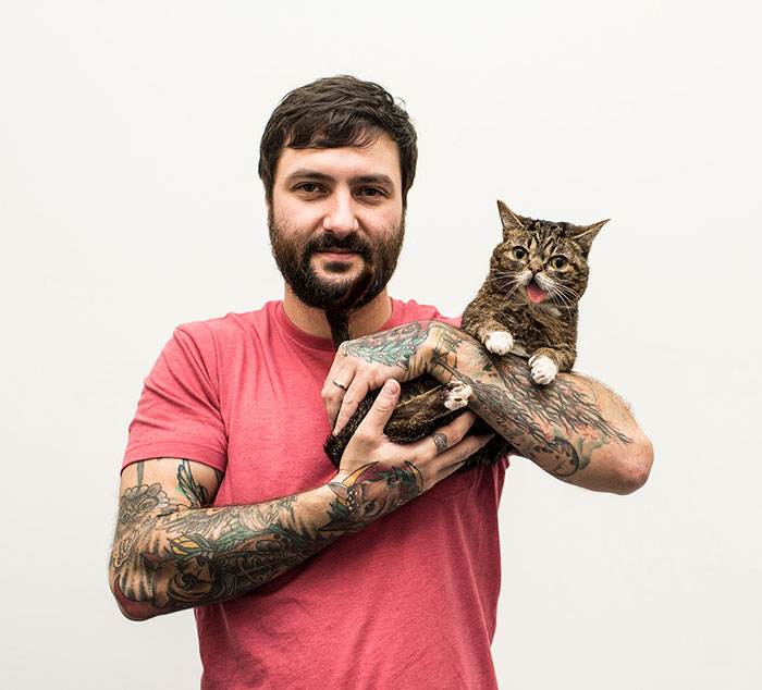 Viajamos por Estados Unidos fotografiando a gatos célebres y sus cuidadores