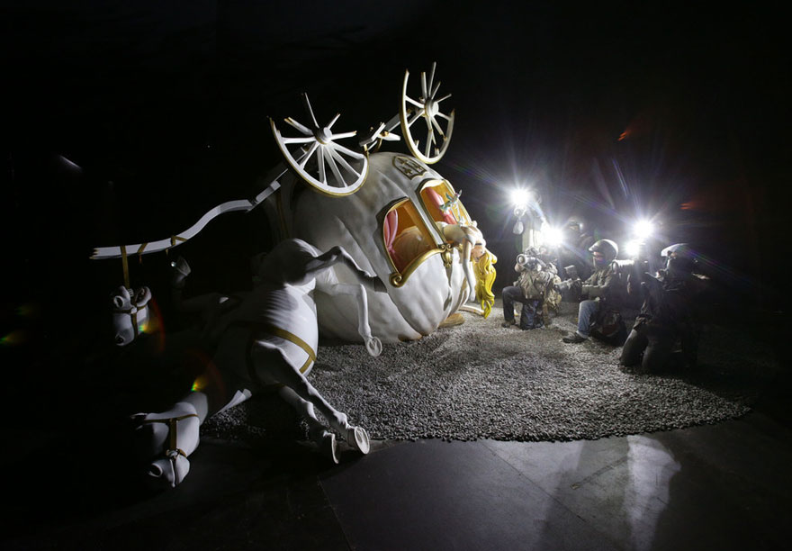 parque-tematico-banksy-dismaland (13)