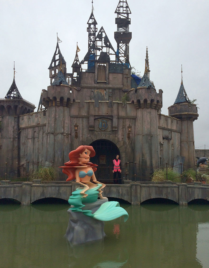 parque-tematico-banksy-dismaland (2)