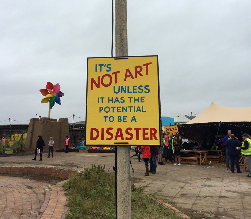 parque-tematico-banksy-dismaland (8)