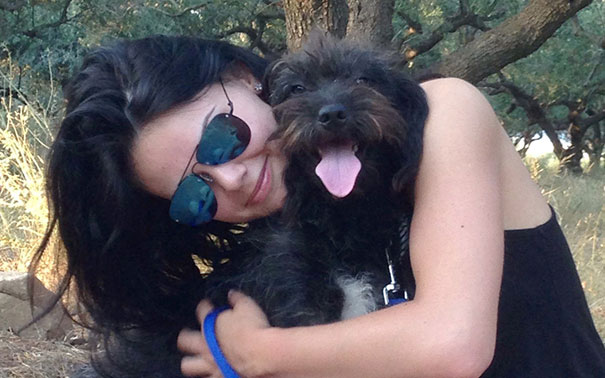perro-pepper-adoptado-salva-mujer-asaltantes-creta-georgia-bradley (4)