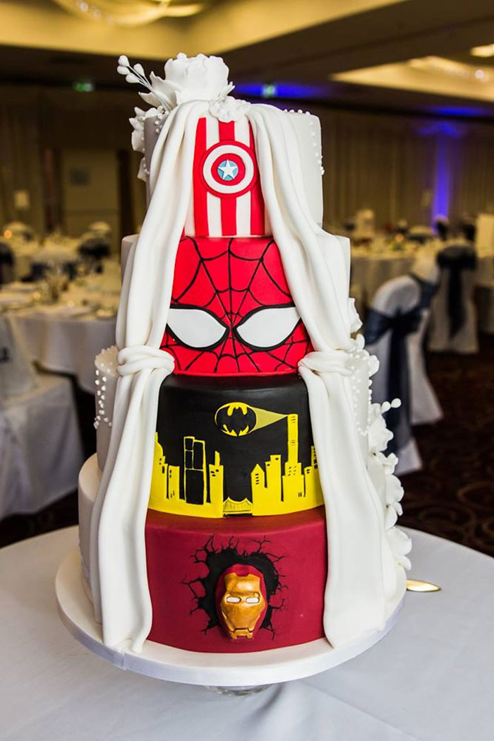 tarta-bodas-doble-clasica-superheroes-tier-by-tier (2)