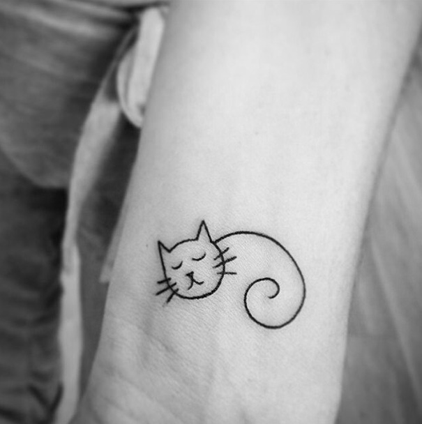 tatuajes-minimalistas-gatos (17)