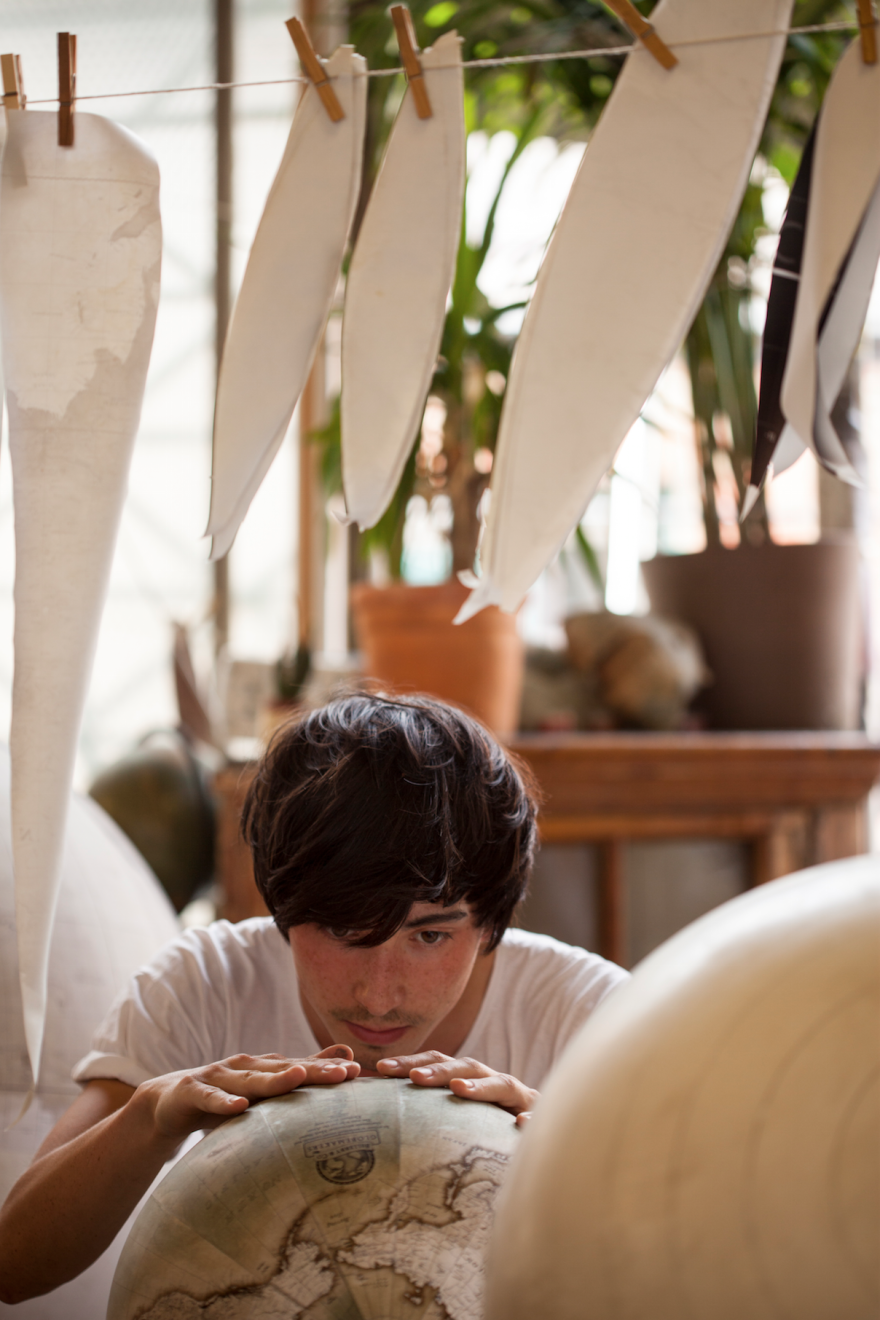 ultimo-fabricante-globos-terraqueos-artesanos-bellerby-globemakers (1)