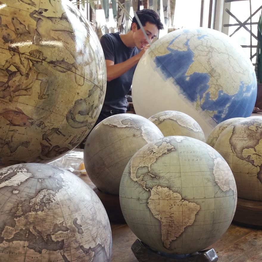 ultimo-fabricante-globos-terraqueos-artesanos-bellerby-globemakers (6)