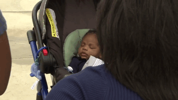 carrito-bebe-unido-silla-ruedas-madre-discapacitada-alden-kane (2)