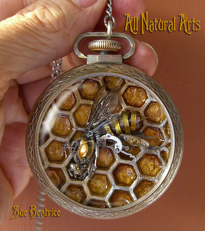 esculturas-steampunk-piezas-relojes-recicladas-susan-beatrice (10)
