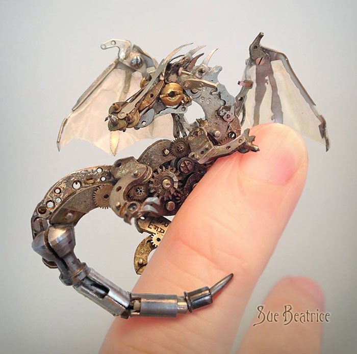esculturas-steampunk-piezas-relojes-recicladas-susan-beatrice (7)
