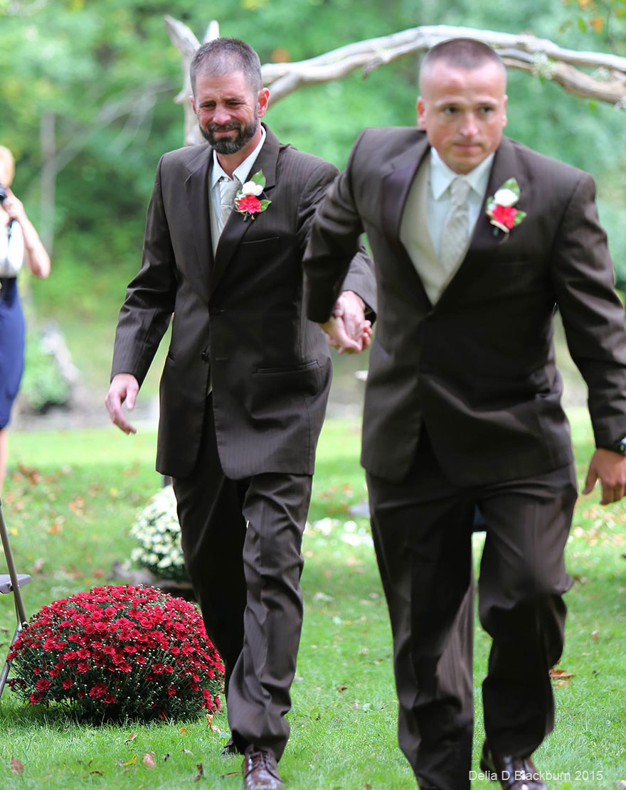 padre-padrastro-llevar-juntos-hija-altar-boda-brittany-peck (3)
