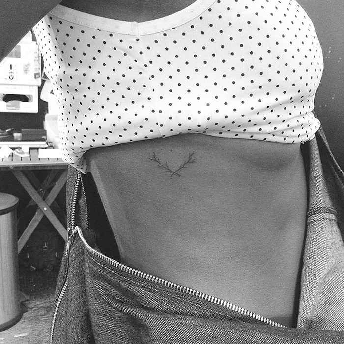 tatuajes-minimalistas-jonboy-west4tattoo (4)