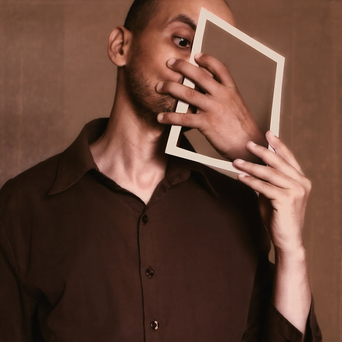 Manos Surrealistas Por Achraf Baznani