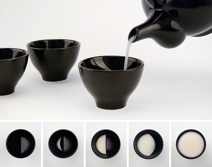 Estas tazas muestran las distintas fases de la Luna al beber en ellas