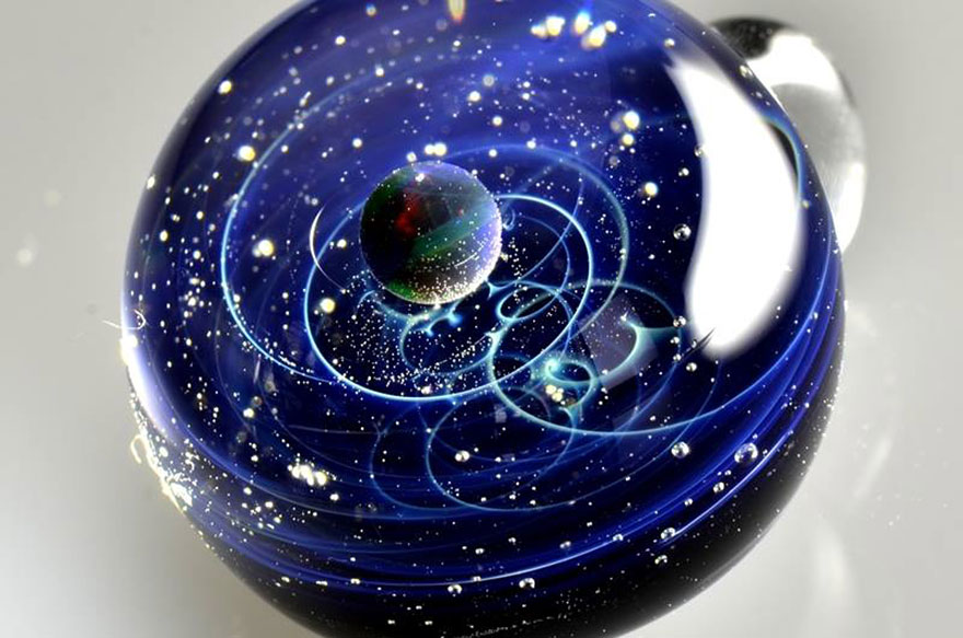 colgantes-cristal-galaxias-planetas-dentro-satoshi-tomizu (1)