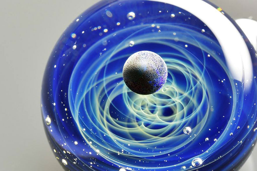 colgantes-cristal-galaxias-planetas-dentro-satoshi-tomizu (13)