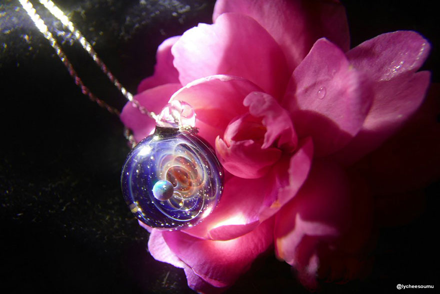 colgantes-cristal-galaxias-planetas-dentro-satoshi-tomizu (4)