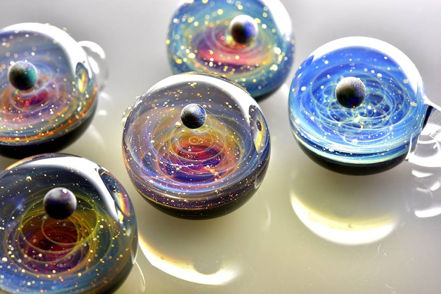 colgantes-cristal-galaxias-planetas-dentro-satoshi-tomizu (5)