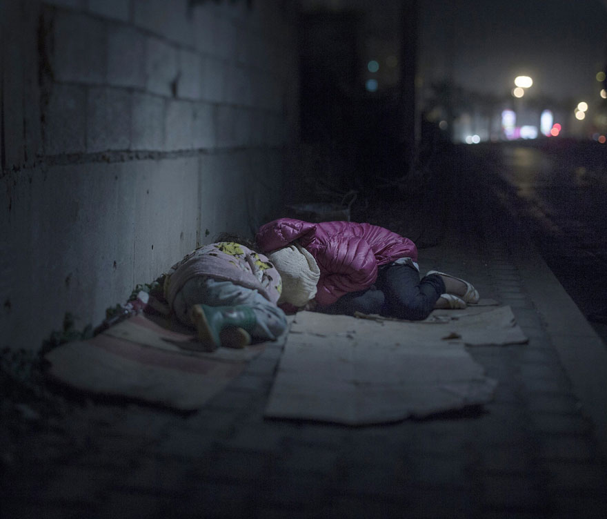donde-ninos-duermen-fotos-refugiados-sirios-magnus-wennman (10)