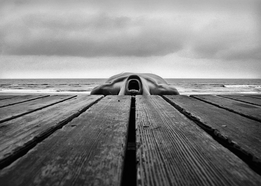 fotos-autorretratos-surreales-arno-rafael-minkkinen (14)
