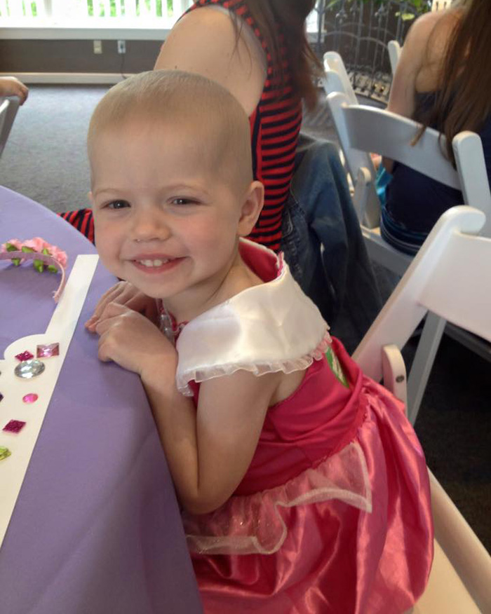 pelucas-princesas-disney-ninos-cancer-magic-yarn-holly-christensen (6)