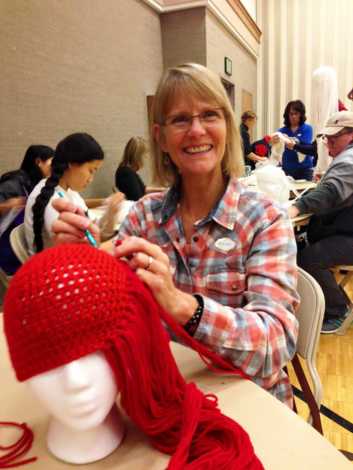 pelucas-princesas-disney-ninos-cancer-magic-yarn-holly-christensen (7)