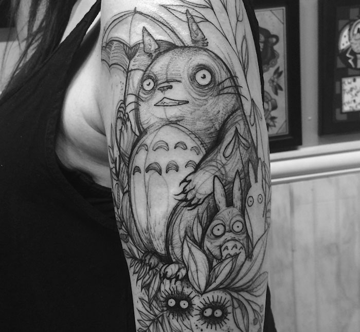 Tatuajes esbozados que parecen dibujos a lápiz, por Nomi Chi