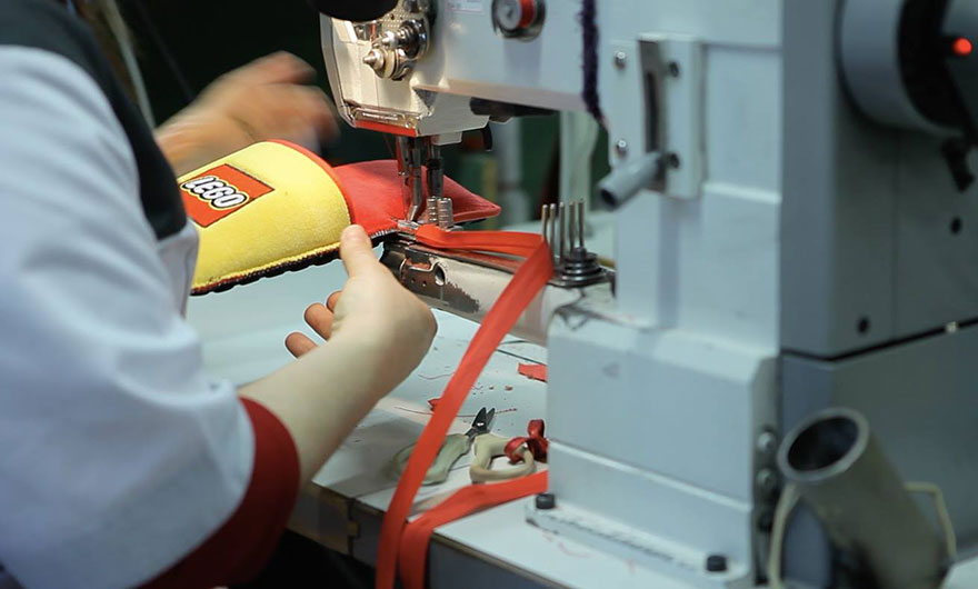 zapatillas-anti-lego-brand-station (4)