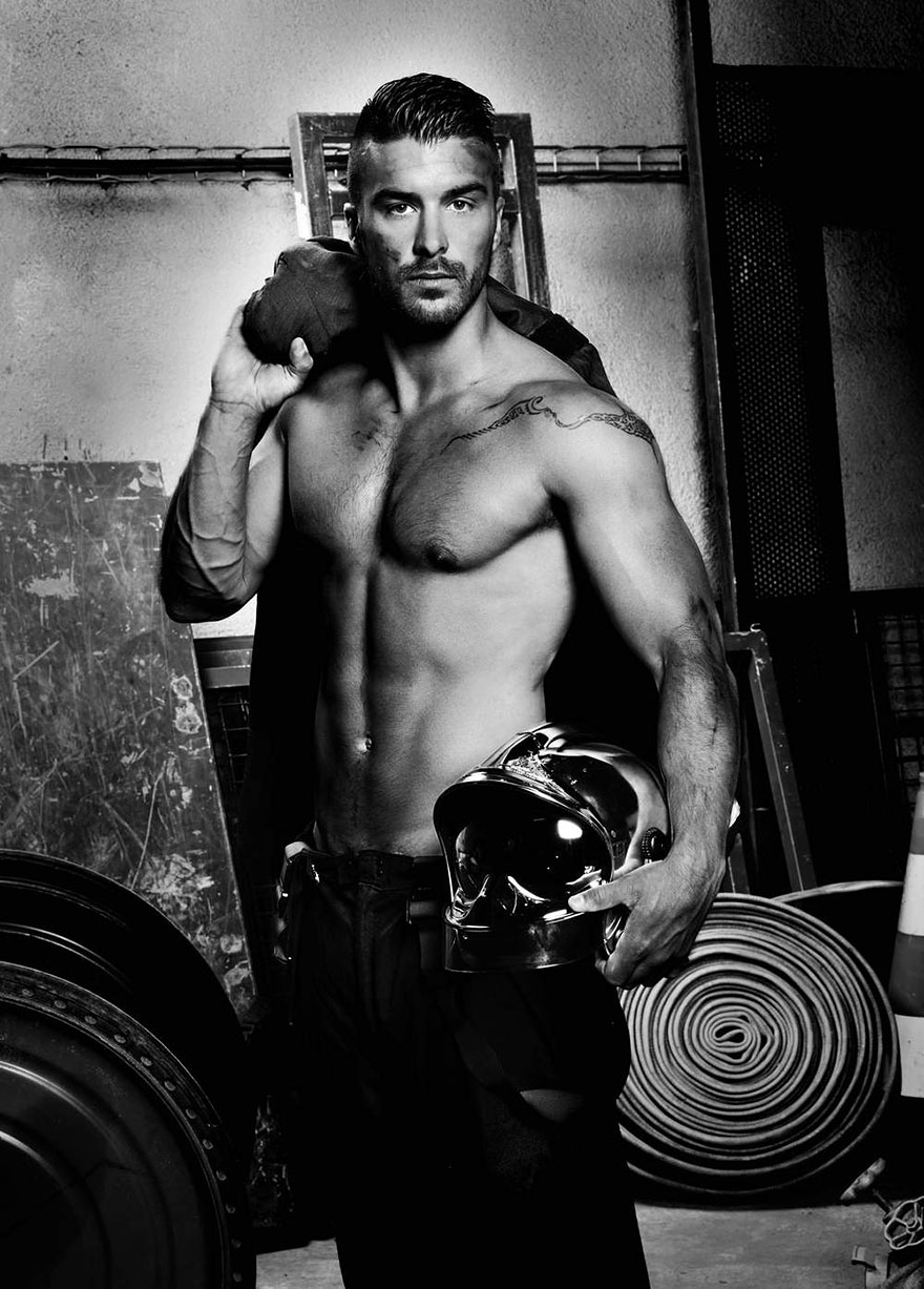 calendario-benefico-2016-bomberos-franceses-fred-goudon (3)