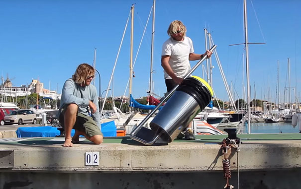 cubo-basura-flotante-limpiar-oceanos-seabin-australia (2)