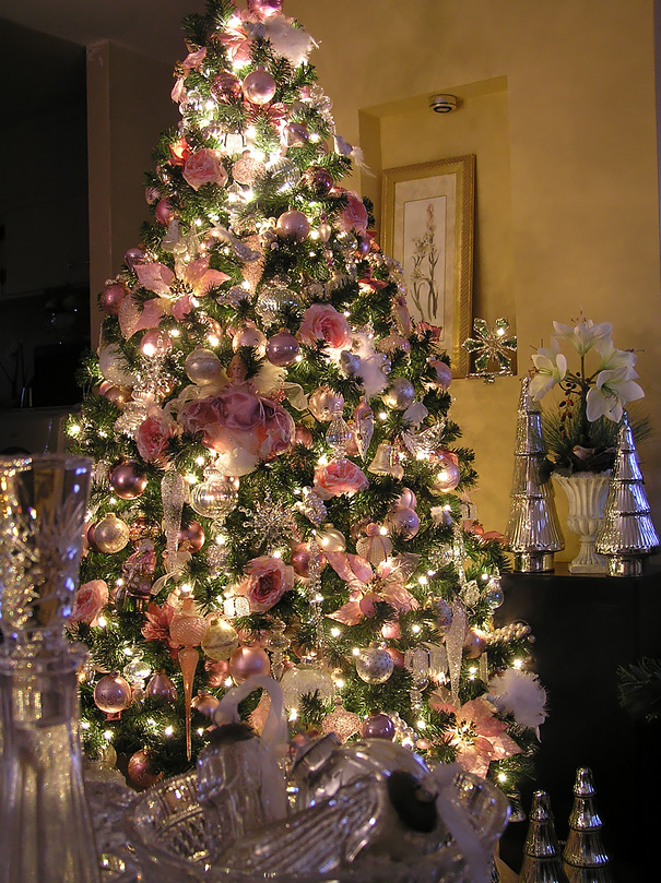 ideas-decoracion-arbol-navidad-flores (12)