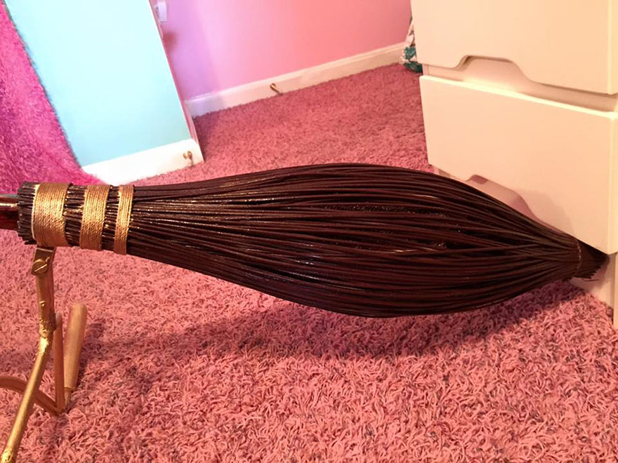 regalo-escoba-nimbus2000-jared-weissman-shelby-stein (4)