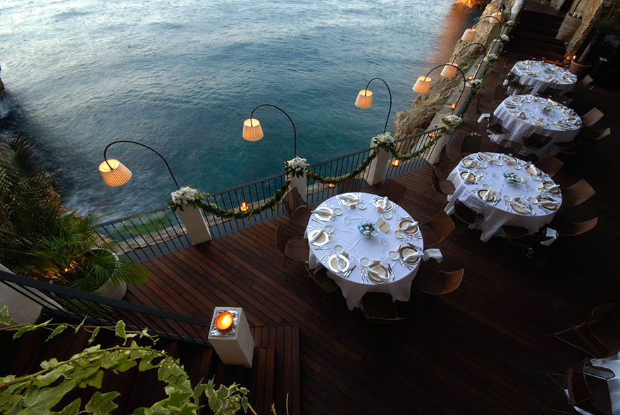 restaurante-cueva-grotta-palazzese-italia (10)