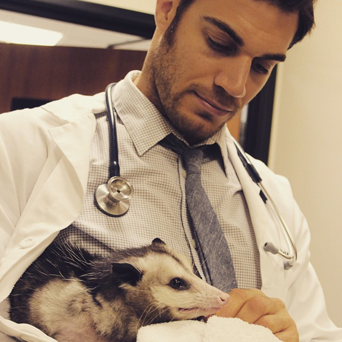 veterinario-sexy-doctor-evan-antin (12)