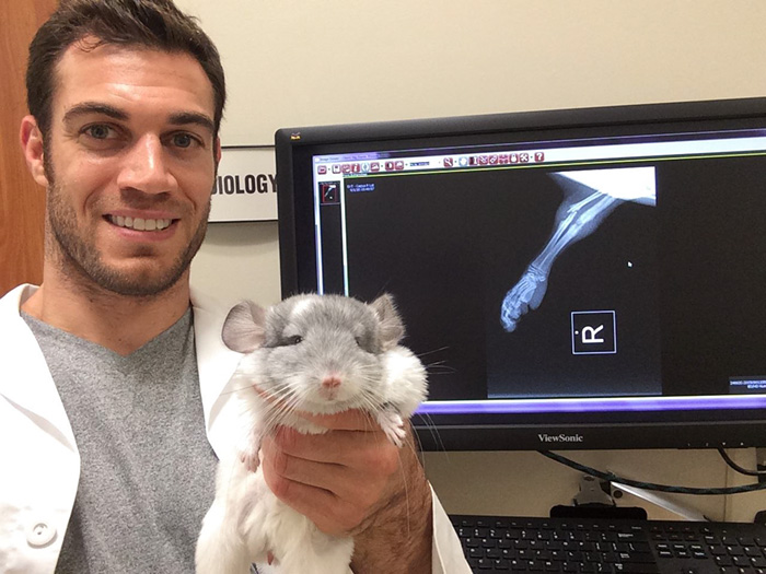 veterinario-sexy-doctor-evan-antin (5)